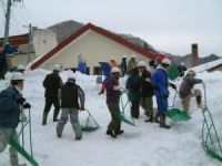 スノーダンプによる除雪作業